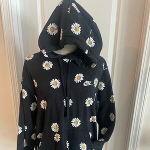 Nike Sportswear Daisy Essential + Fleece Hoodie